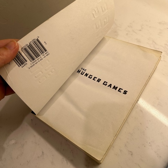 Hunger Games, Mocking Jay, Catching Fire Books - Picture 9 of 12